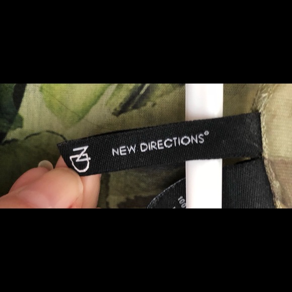 New Direction green Floral Shirt - Picture 3 of 8